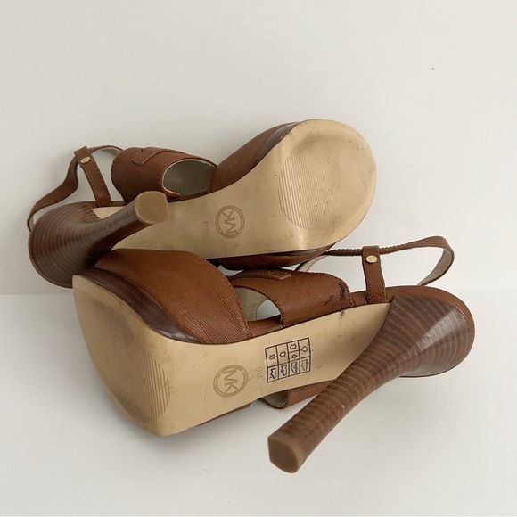 Michael Kors Tan Platform Sandals with Gold Logo - Picture 8 of 8